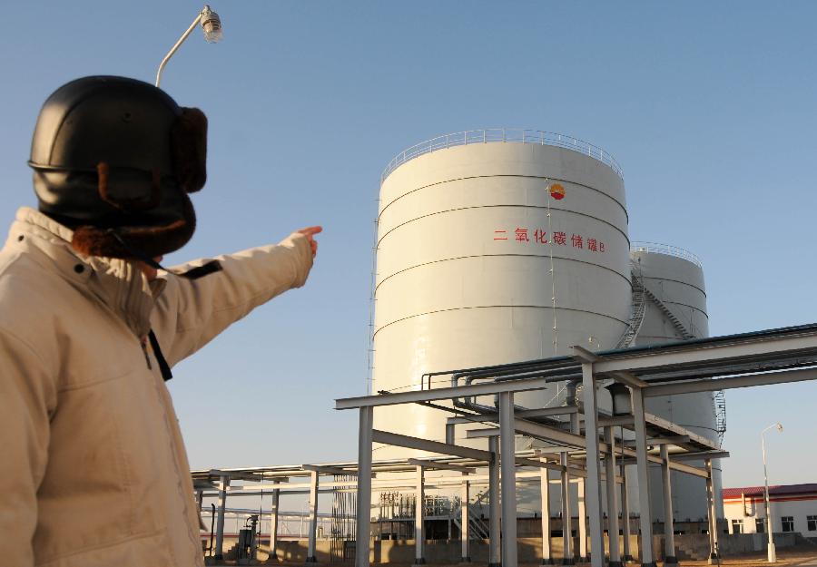 （經(jīng)濟(jì)）（1）中國石油規(guī)模化應(yīng)用碳埋存與驅(qū)油技術(shù)實現(xiàn)減排增產(chǎn)