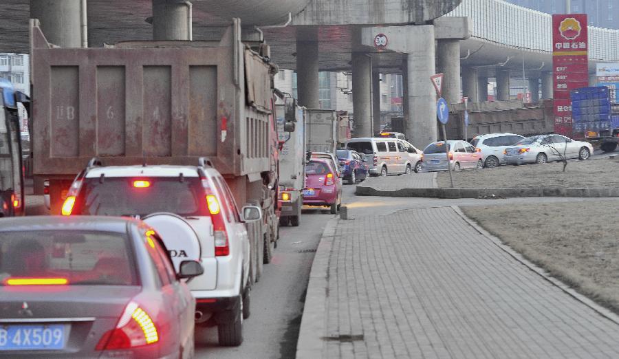 #（經(jīng)濟(jì)）（7）發(fā)改委：汽柴油價(jià)格3月20日零時(shí)起每噸上漲600元