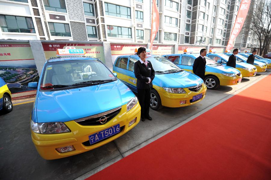 (社會)(3)寧夏銀川首個電動出租車換電站正式推廣使用